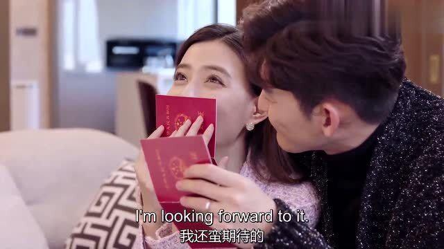 《严阵以待》queen的枪位置