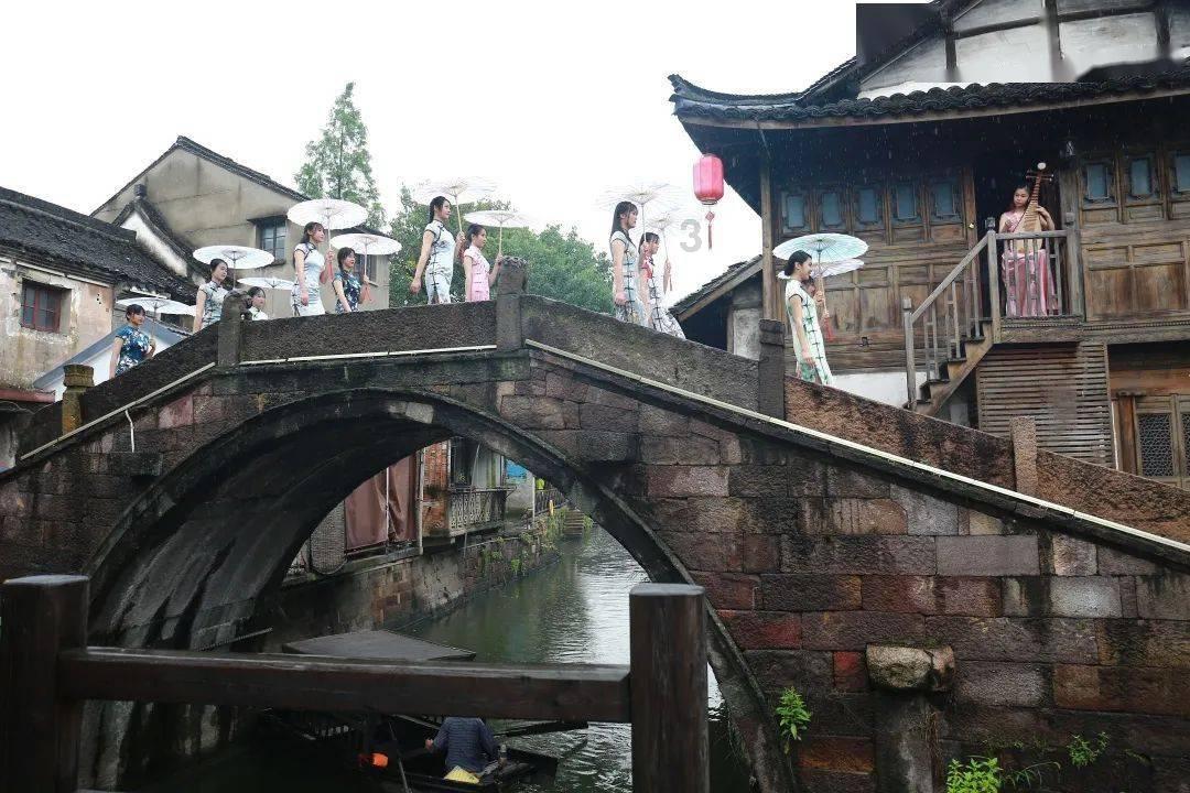 难治性黄斑裂孔术后如何护理？